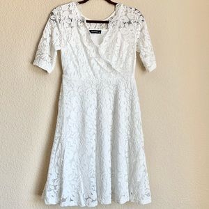 Elegant White / cream lace dress knee length size Medium